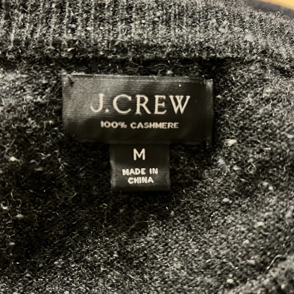 J. Crew Cashmere Sweater. Gray - size Medium